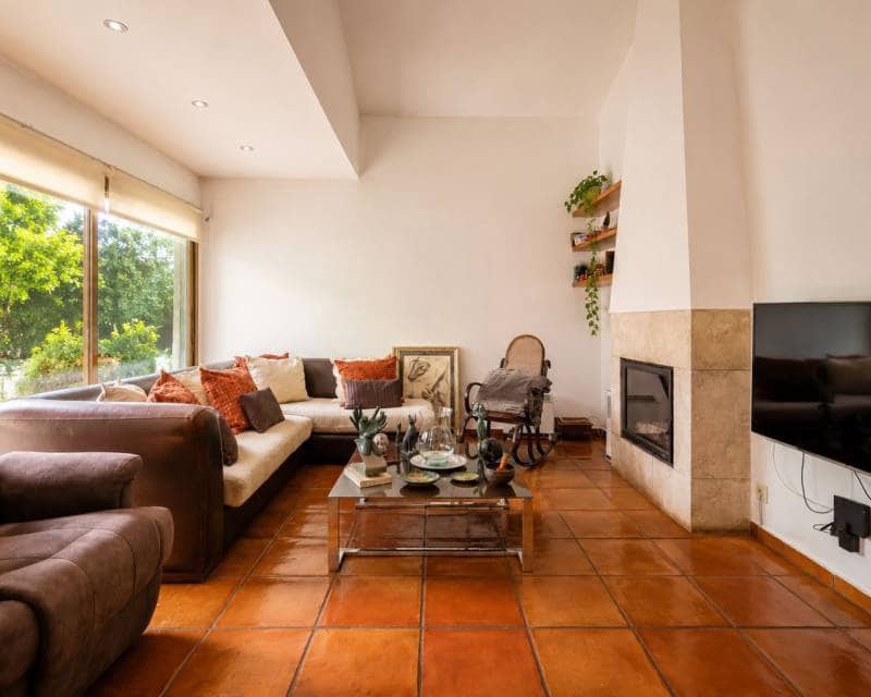 5 bedroom Villa for sale in Pamis with pool garage - € 1,400,000 (Ref: 9918883)