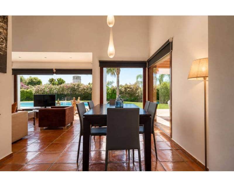 5 bedroom Villa for sale in Pamis with pool garage - € 1,400,000 (Ref: 9918883)