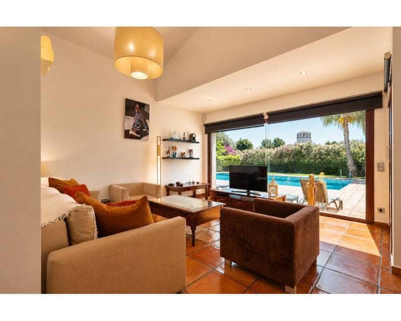 5 bedroom Villa for sale in Pamis with pool garage - € 1,400,000 (Ref: 9918883)