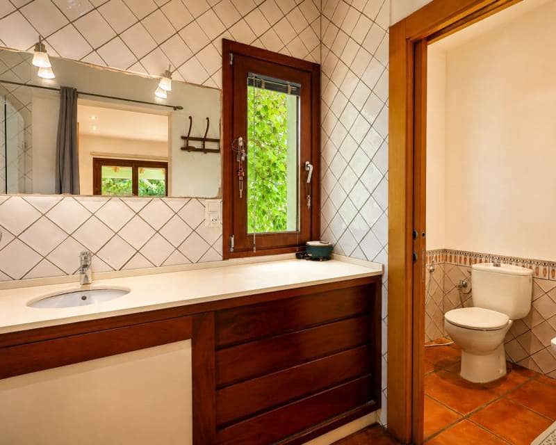 5 bedroom Villa for sale in Pamis with pool garage - € 1,400,000 (Ref: 9918883)