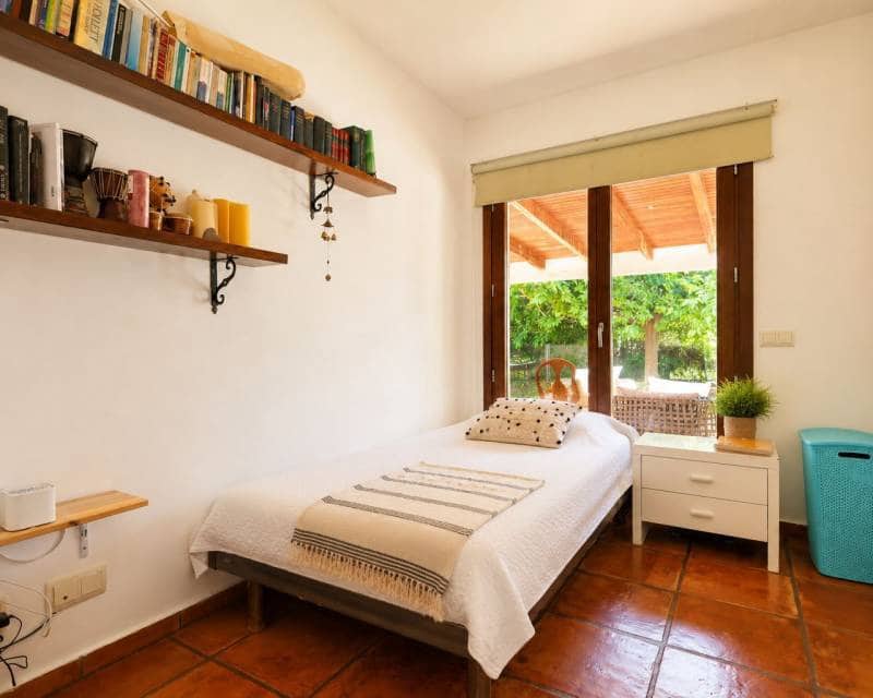 5 bedroom Villa for sale in Pamis with pool garage - € 1,400,000 (Ref: 9918883)