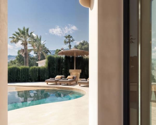 4 soverom Villa til salgs i Moraira, Teulada-Moraira med svømmebasseng garasje - € 2 795 000 (Ref: 9918972)