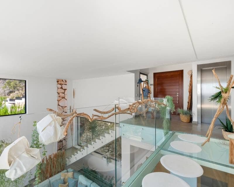 4 bedroom Villa for sale in Benissa with pool garage - € 2,350,000 (Ref: 9958710)