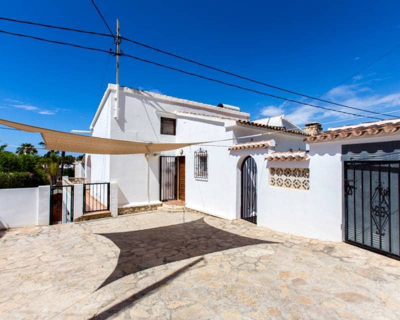 Chalet de 4 habitaciones en Benissa en venta con piscina garaje - 695.000 € (Ref: 9958716)