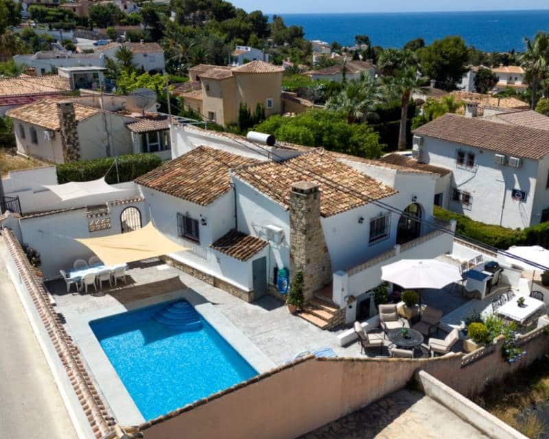 Chalet de 4 habitaciones en Benissa en venta con piscina garaje - 695.000 € (Ref: 9958716)