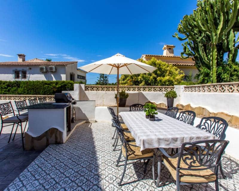 Chalet de 4 habitaciones en Benissa en venta con piscina garaje - 695.000 € (Ref: 9958716)