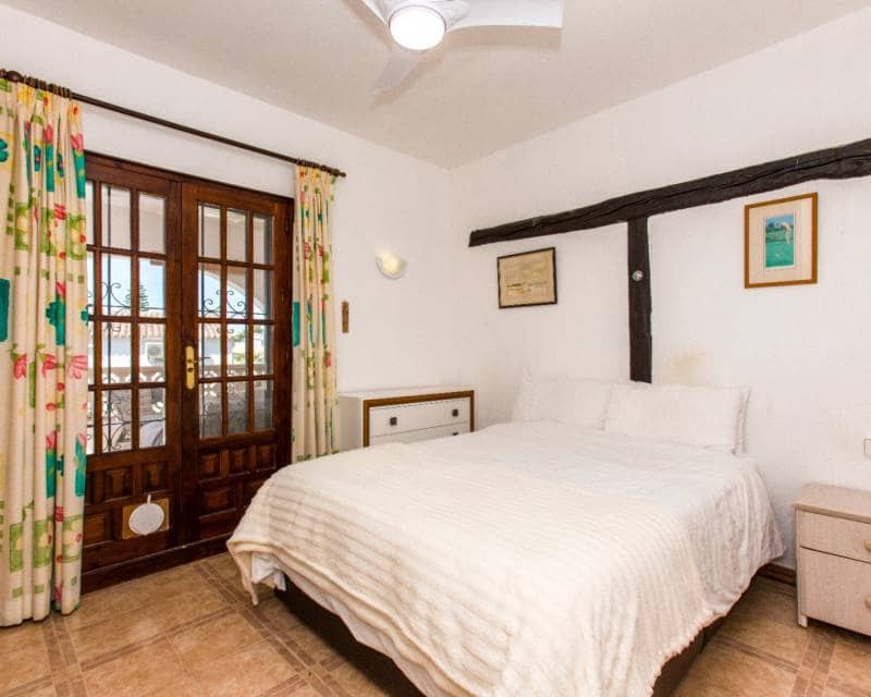 Chalet de 4 habitaciones en Benissa en venta con piscina garaje - 695.000 € (Ref: 9958716)