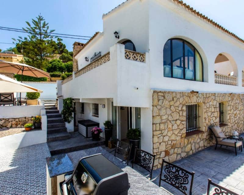 Chalet de 4 habitaciones en Benissa en venta con piscina garaje - 695.000 € (Ref: 9958716)