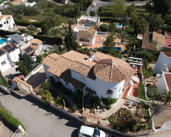 4 soverom Villa til salgs i Benissa med svømmebasseng garasje - € 766 000 (Ref: 9958717)