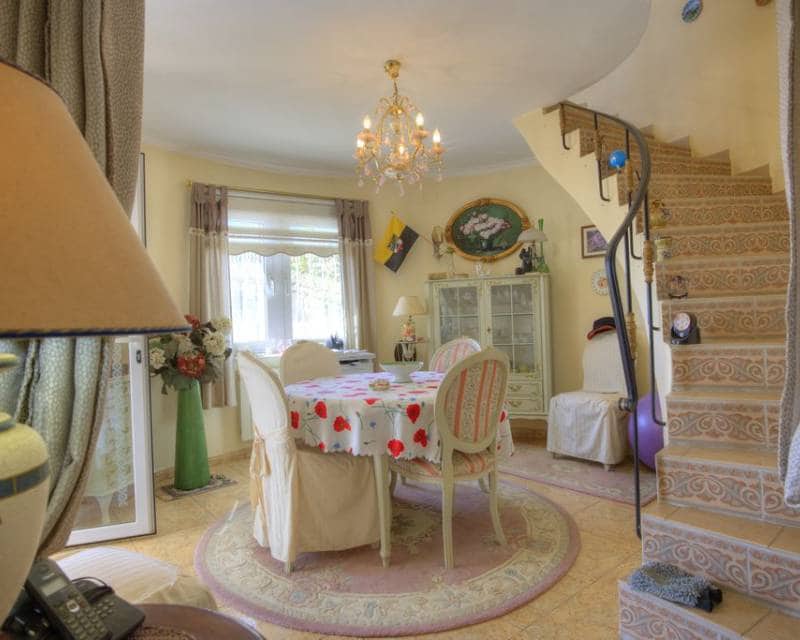 4 soveværelse Villa til salg i Benissa med swimmingpool garage - € 766.000 (Ref: 9958717)