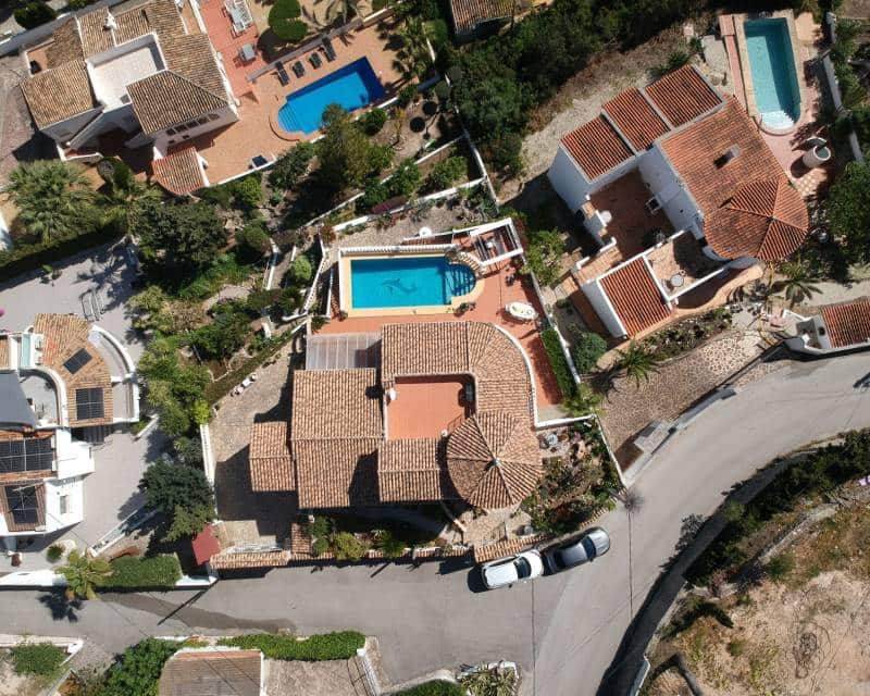 4 soveværelse Villa til salg i Benissa med swimmingpool garage - € 766.000 (Ref: 9958717)