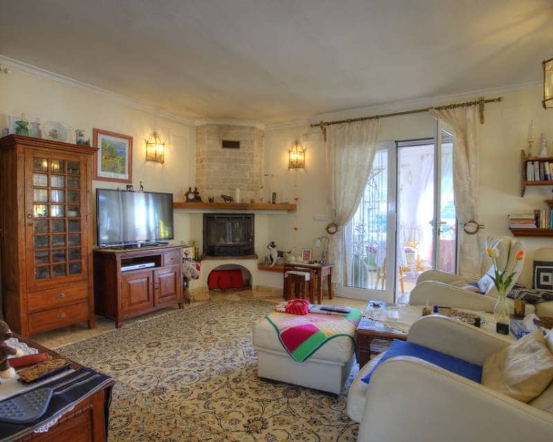 4 soveværelse Villa til salg i Benissa med swimmingpool garage - € 766.000 (Ref: 9958717)