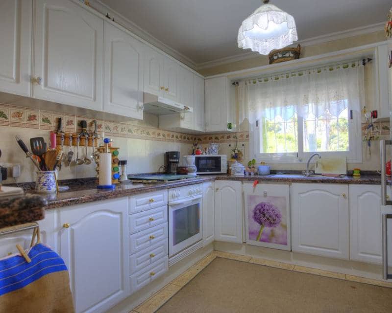 4 soveværelse Villa til salg i Benissa med swimmingpool garage - € 766.000 (Ref: 9958717)