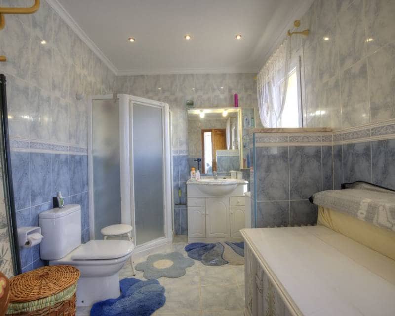 4 soveværelse Villa til salg i Benissa med swimmingpool garage - € 766.000 (Ref: 9958717)