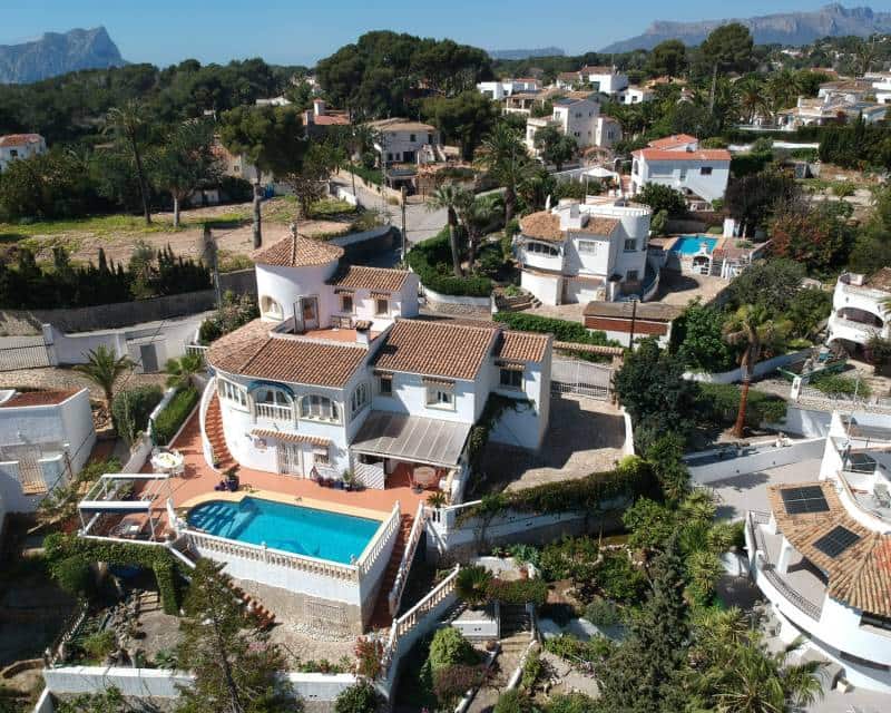 4 soveværelse Villa til salg i Benissa med swimmingpool garage - € 766.000 (Ref: 9958717)