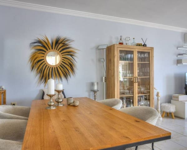 3 soveværelse Villa til salg i Moraira, Teulada-Moraira med swimmingpool garage - € 795.000 (Ref: 9965662)