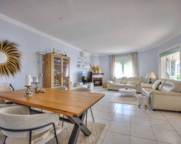 3 soveværelse Villa til salg i Moraira, Teulada-Moraira med swimmingpool garage - € 795.000 (Ref: 9965662)