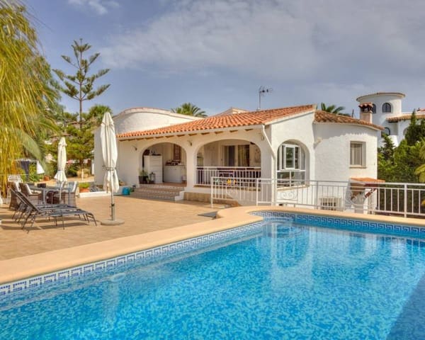 3 soveværelse Villa til salg i Moraira, Teulada-Moraira med swimmingpool garage - € 795.000 (Ref: 9965662)