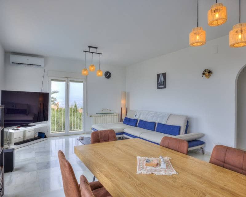3 quarto Moradia para venda em Cumbre del Sol com piscina garagem - 860 000 € (Ref: 9983980)