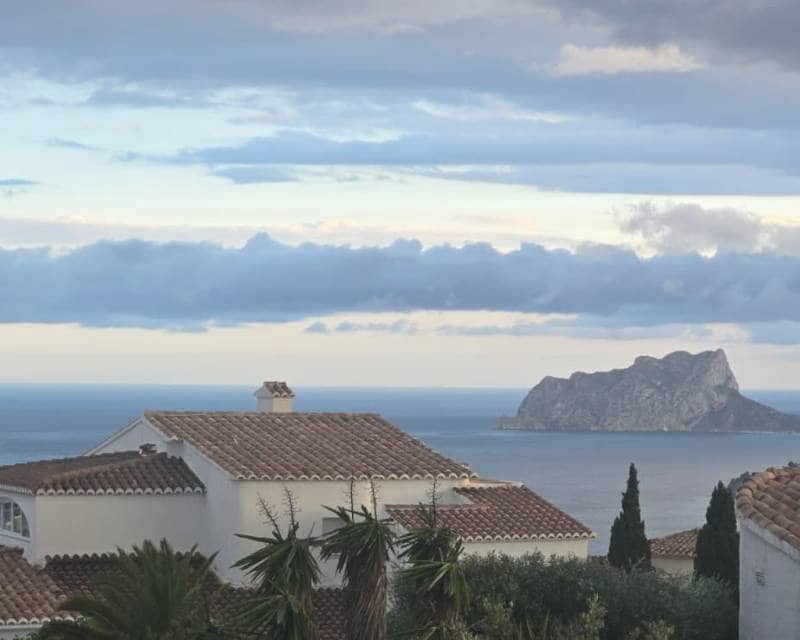 3 quarto Moradia para venda em Cumbre del Sol com piscina garagem - 860 000 € (Ref: 9983980)