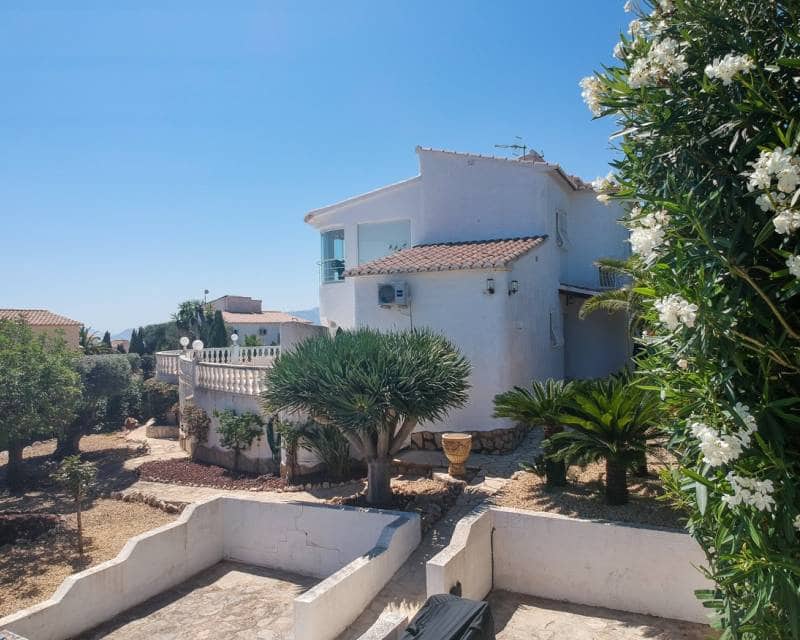 3 quarto Moradia para venda em Cumbre del Sol com piscina garagem - 860 000 € (Ref: 9983980)