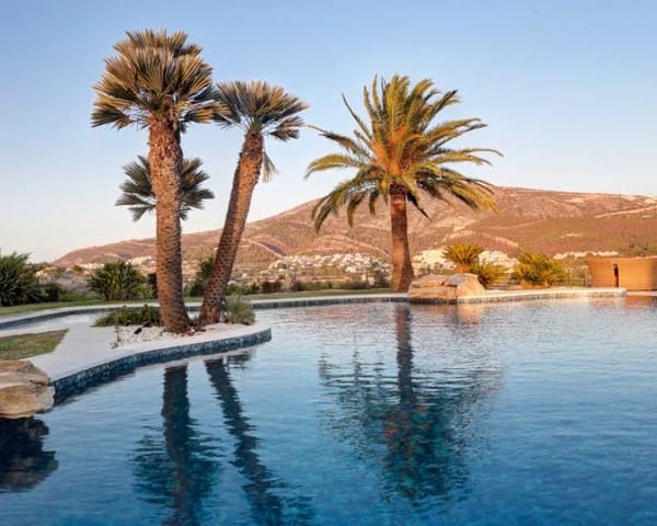 4 makuuhuone Maalaistalo myytävänä paikassa Moraira, Teulada-Moraira mukana uima-altaan 
autotalli - 4 200 000 € (Ref: 9985650)