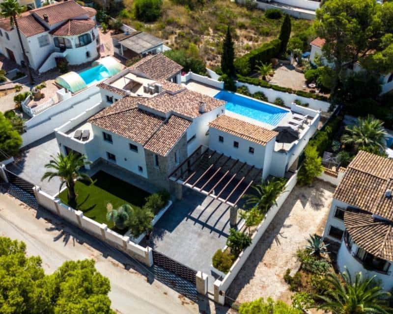 4 bedroom Villa for sale in Moraira with pool garage - € 1,195,000 (Ref: 9999272)