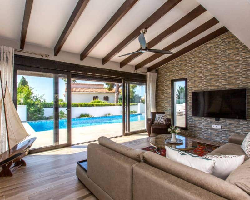 4 bedroom Villa for sale in Moraira with pool garage - € 1,195,000 (Ref: 9999272)