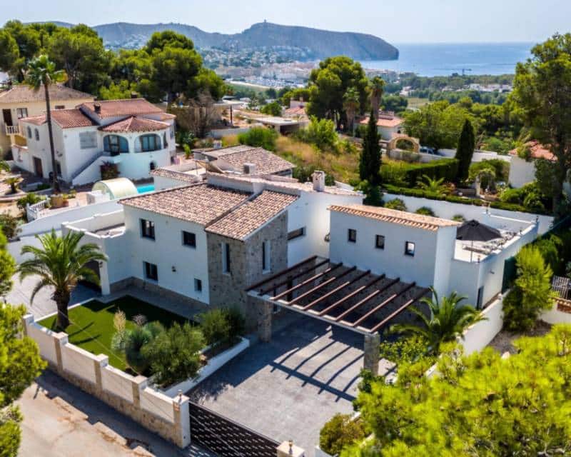 4 bedroom Villa for sale in Moraira with pool garage - € 1,195,000 (Ref: 9999272)