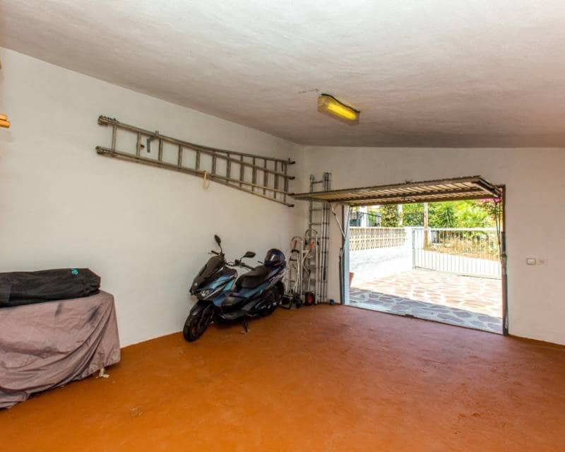 5 slaapkamer Villa te koop in Monte Pedreguer met garage - € 450.000 (Ref: 9999273)