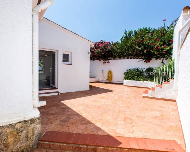 5 slaapkamer Villa te koop in Monte Pedreguer met garage - € 450.000 (Ref: 9999273)