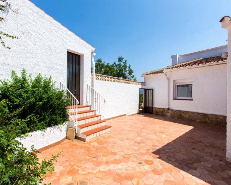 5 slaapkamer Villa te koop in Monte Pedreguer met garage - € 450.000 (Ref: 9999273)