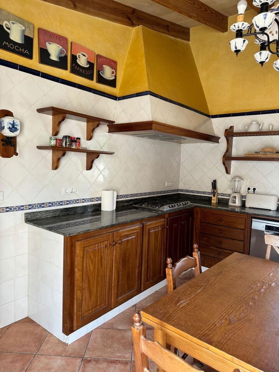 Finca/Casa Rural de 6 habitaciones en Alaró en alquiler con piscina - 4.000 € (Ref: 10043001)