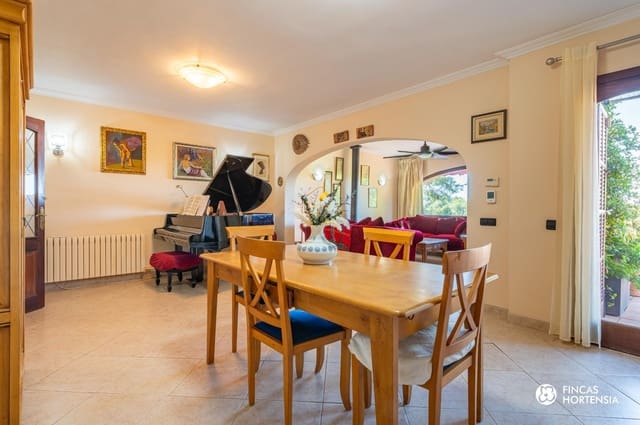 2 sovrum Villa till salu i Bunyola med garage - 975 000 € (Ref: 10177120)