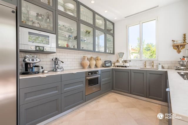 5 soverom Villa til salgs i Palma de Mallorca med svømmebasseng garasje - € 3 450 000 (Ref: 9239293)