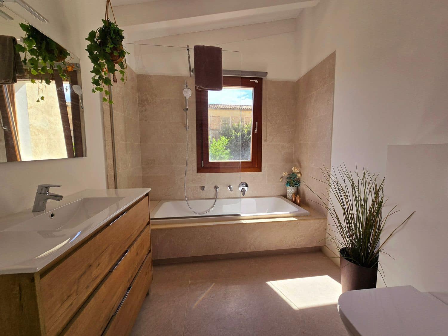 5 bedroom Villa for sale in Alaro with pool - € 1,425,000 (Ref: 9239296)
