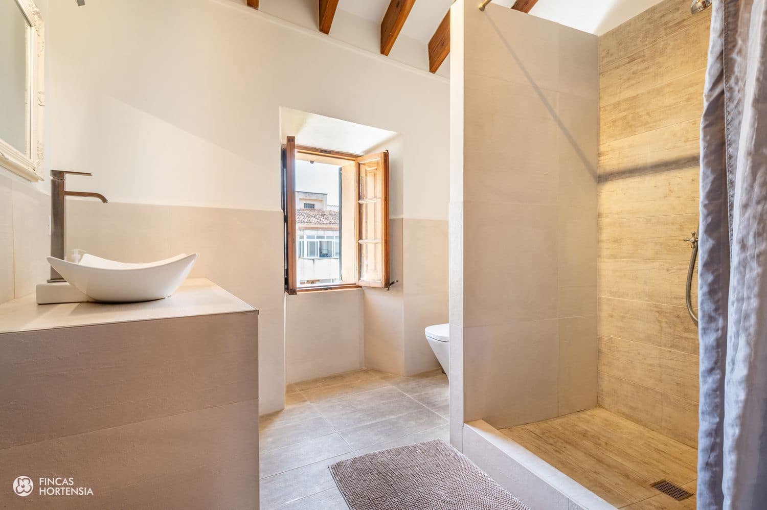 8 bedroom Villa for sale in Alaro - € 1,250,000 (Ref: 9239298)