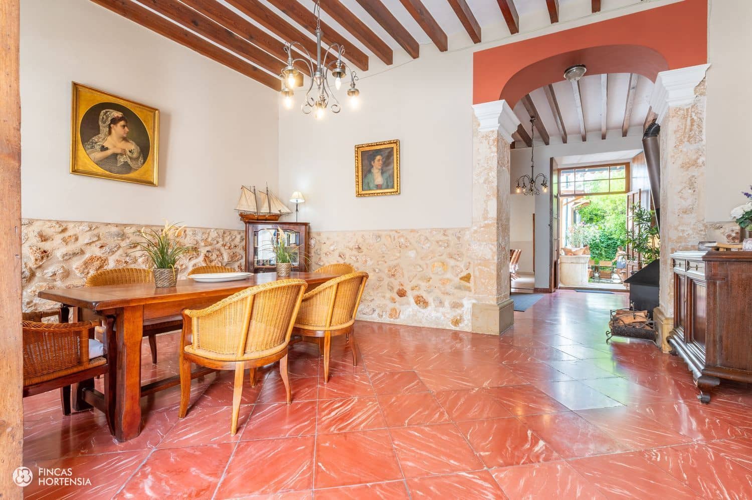 8 bedroom Villa for sale in Alaro - € 1,250,000 (Ref: 9239298)