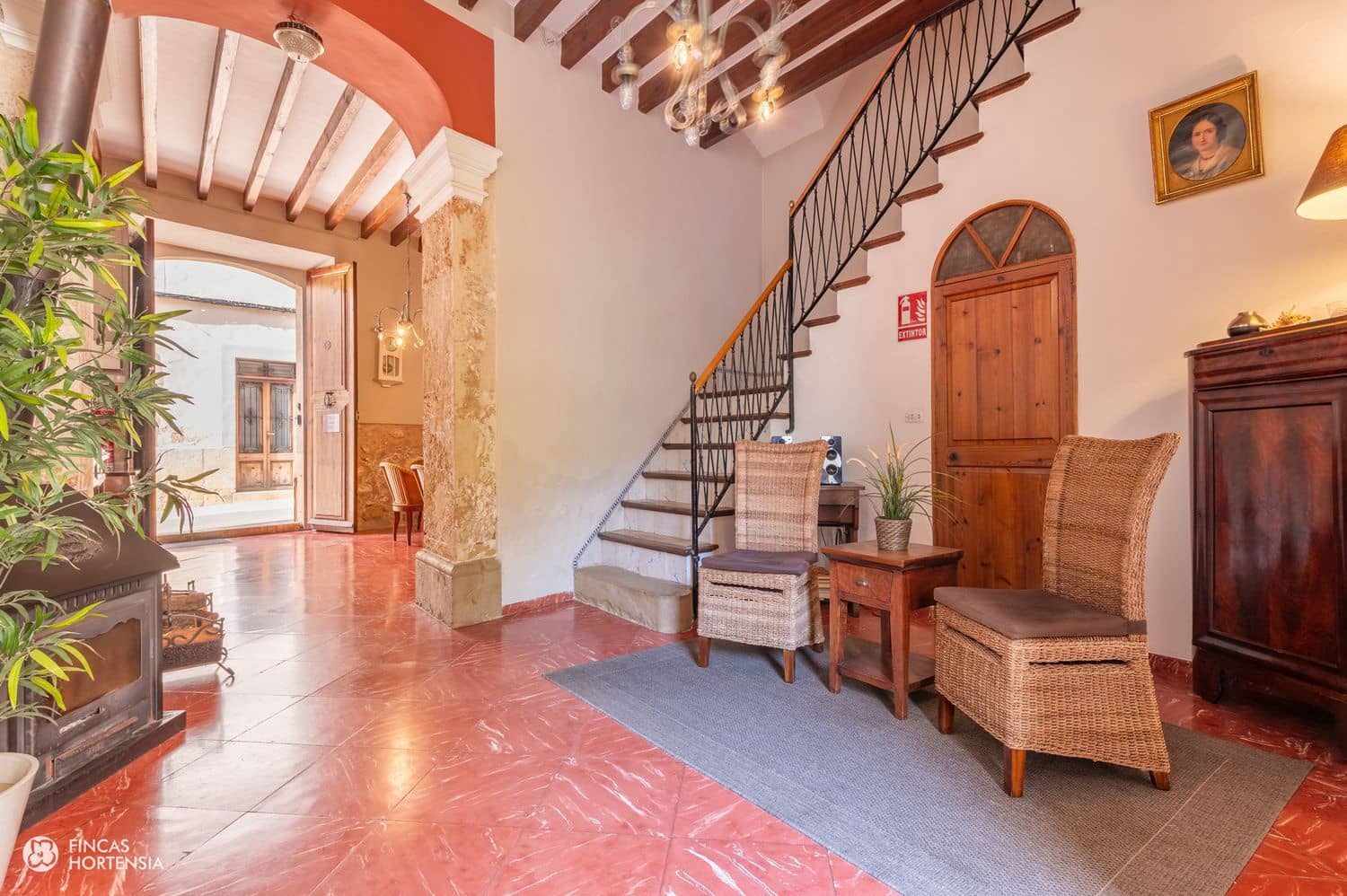 8 bedroom Villa for sale in Alaro - € 1,250,000 (Ref: 9239298)