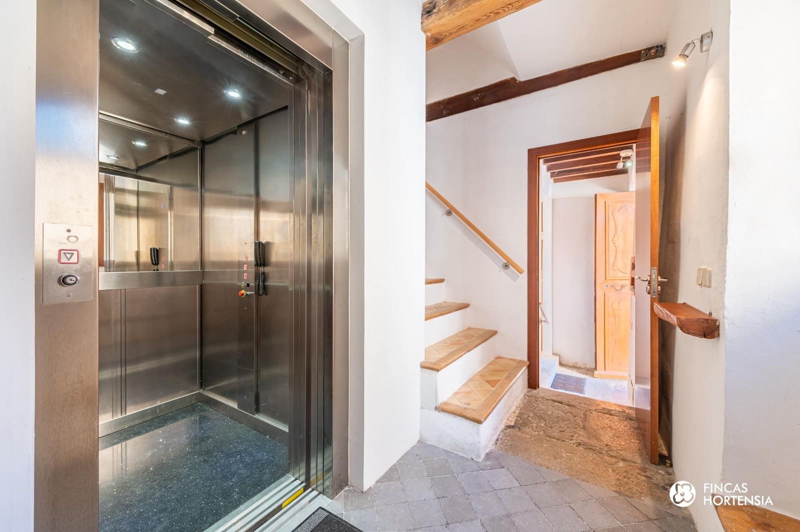 5 soveværelse Byhus til salg i Caimari med swimmingpool garage - € 995.000 (Ref: 9240304)