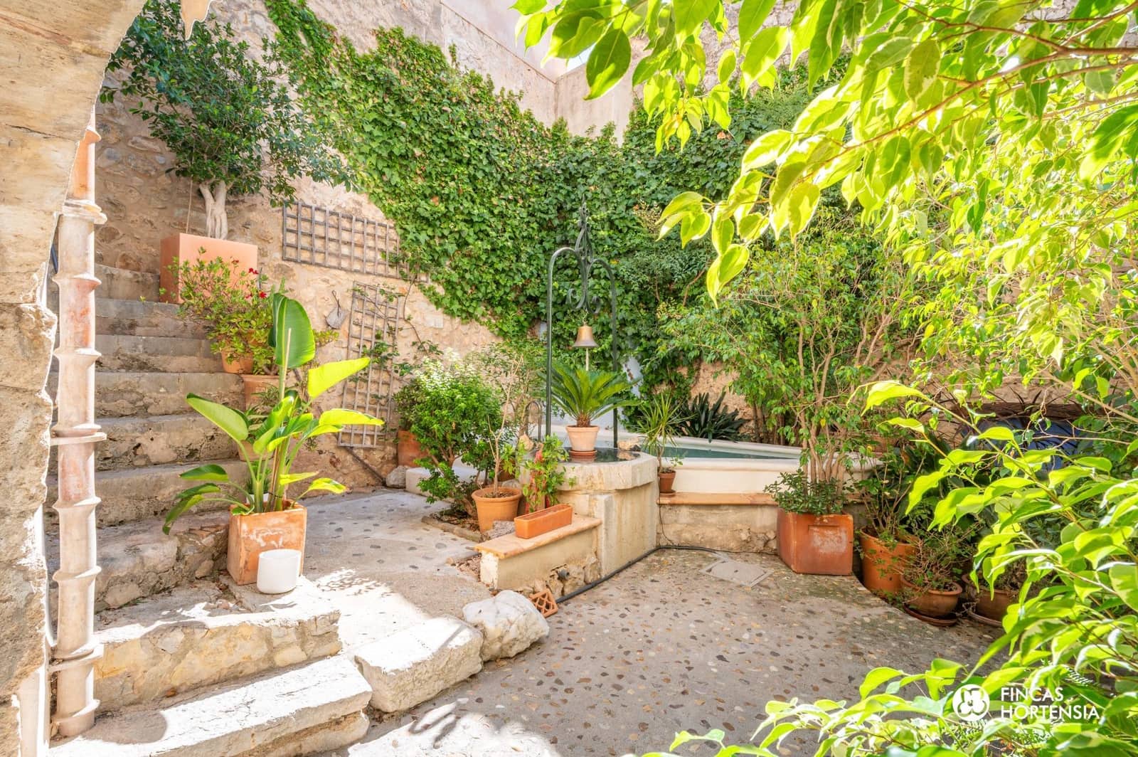 5 soveværelse Byhus til salg i Caimari med swimmingpool garage - € 995.000 (Ref: 9240304)