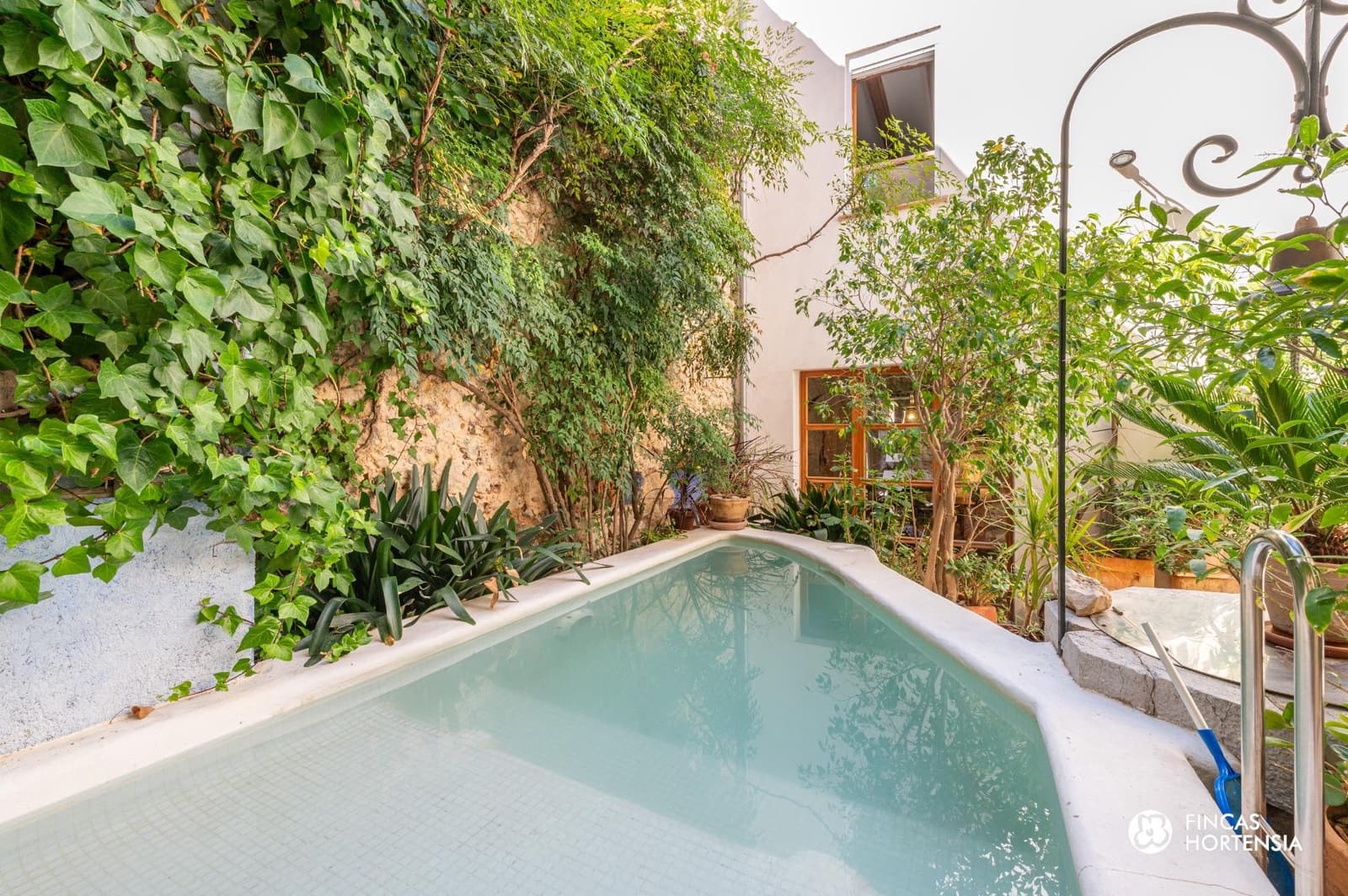 5 soveværelse Byhus til salg i Caimari med swimmingpool garage - € 995.000 (Ref: 9240304)