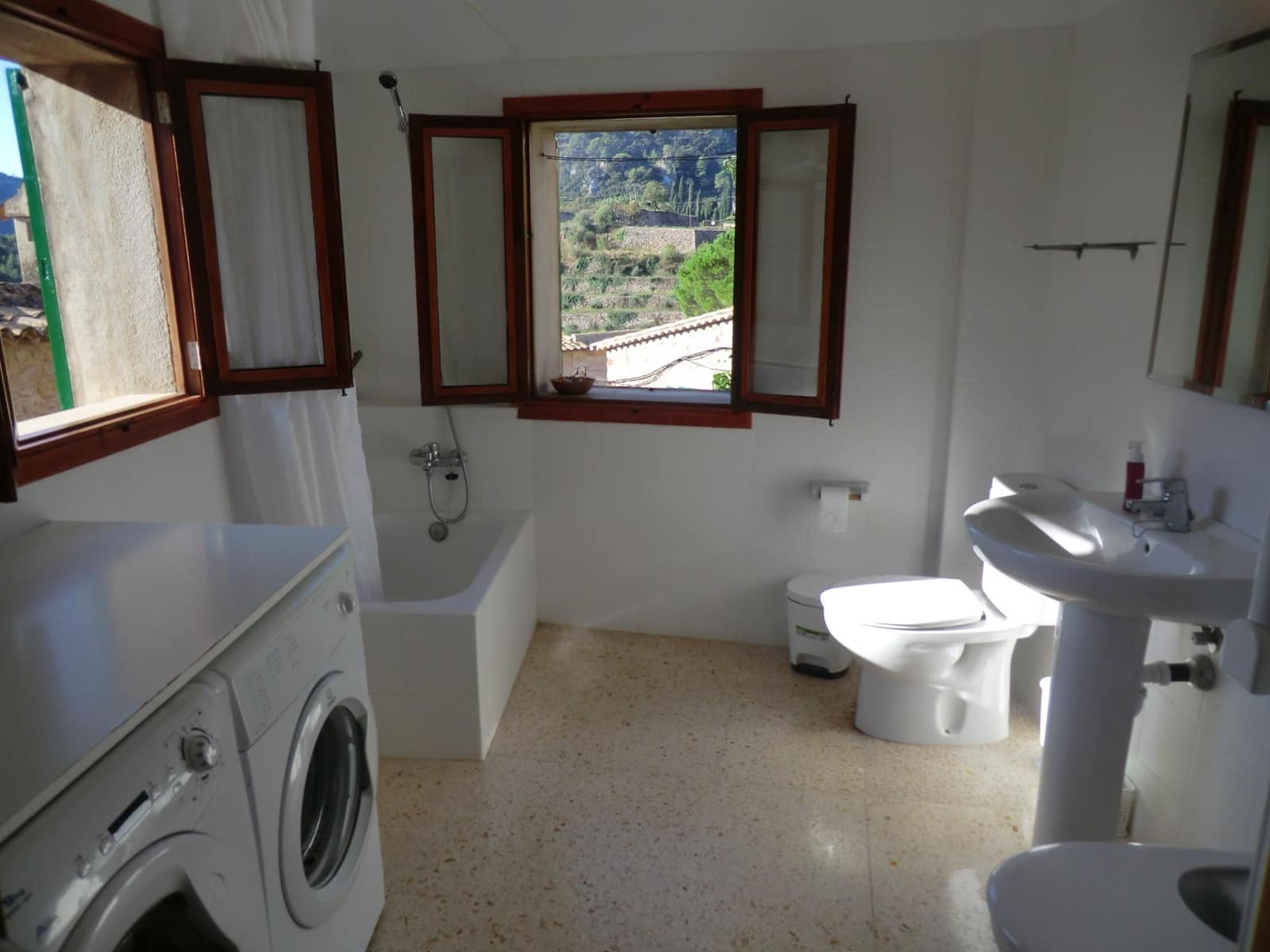 4 bedroom Townhouse for rent in Valldemosa - € 2,500 (Ref: 9276259)