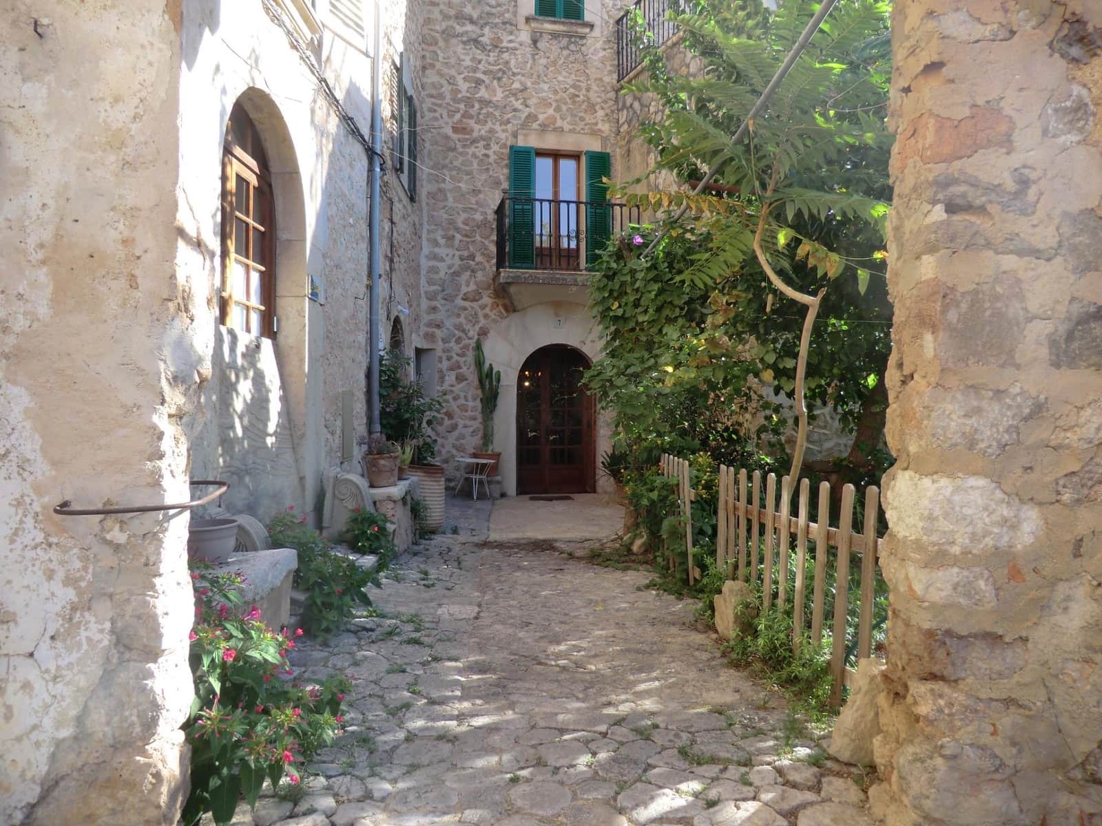 4 bedroom Townhouse for rent in Valldemosa - € 2,500 (Ref: 9276259)