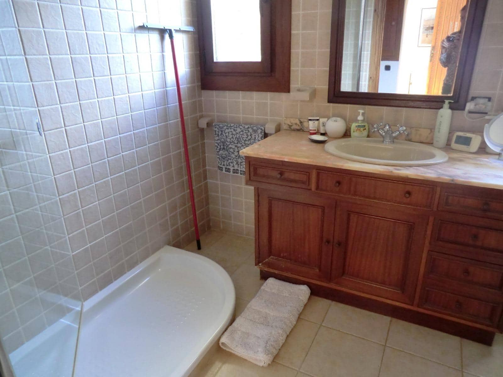 4 soveværelse Villa til leje i Lloseta med swimmingpool garage - € 3.500 (Ref: 9378949)