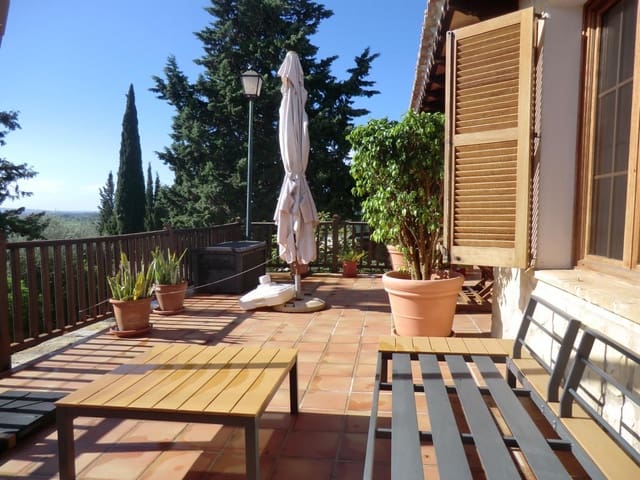 4 bedroom Villa for rent in Lloseta with pool garage - € 3,500 (Ref: 9378949)