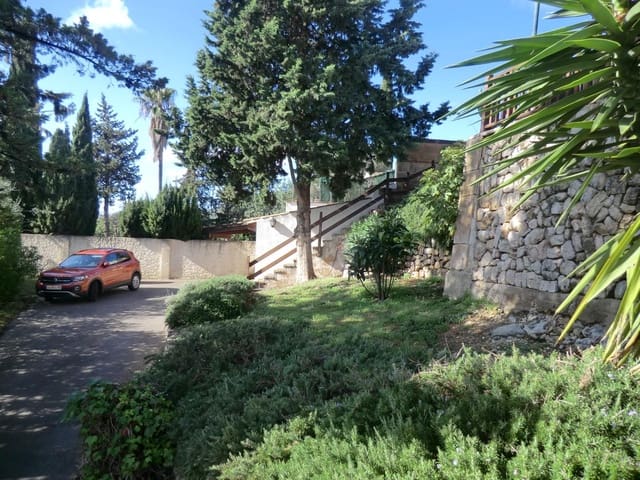 4 bedroom Villa for rent in Lloseta with pool garage - € 3,500 (Ref: 9378949)