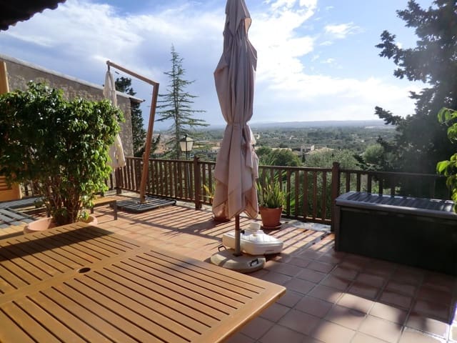 4 bedroom Villa for rent in Lloseta with pool garage - € 3,500 (Ref: 9378949)