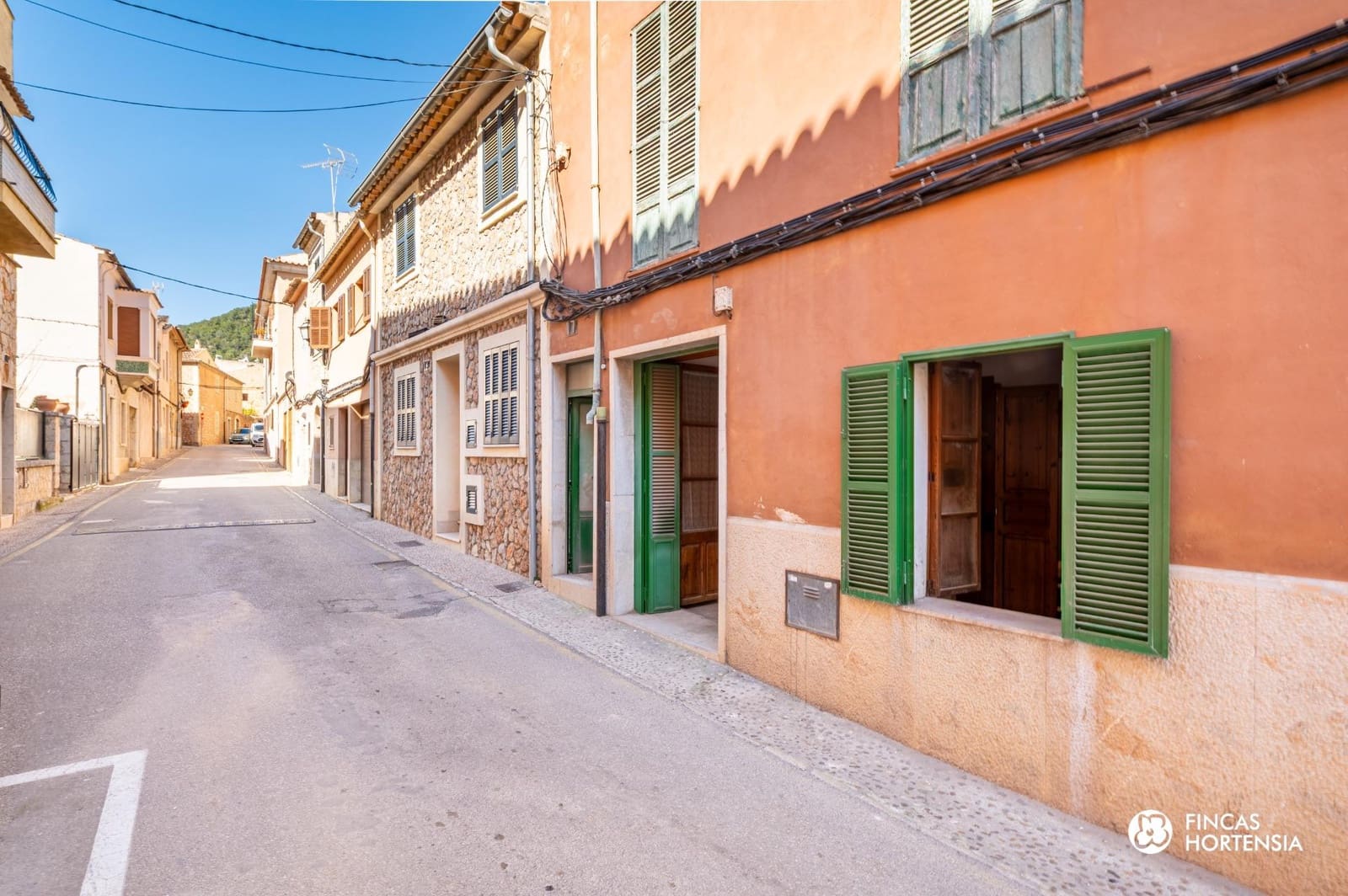 4 bedroom Townhouse for sale in Alaro - € 680,000 (Ref: 9637492)