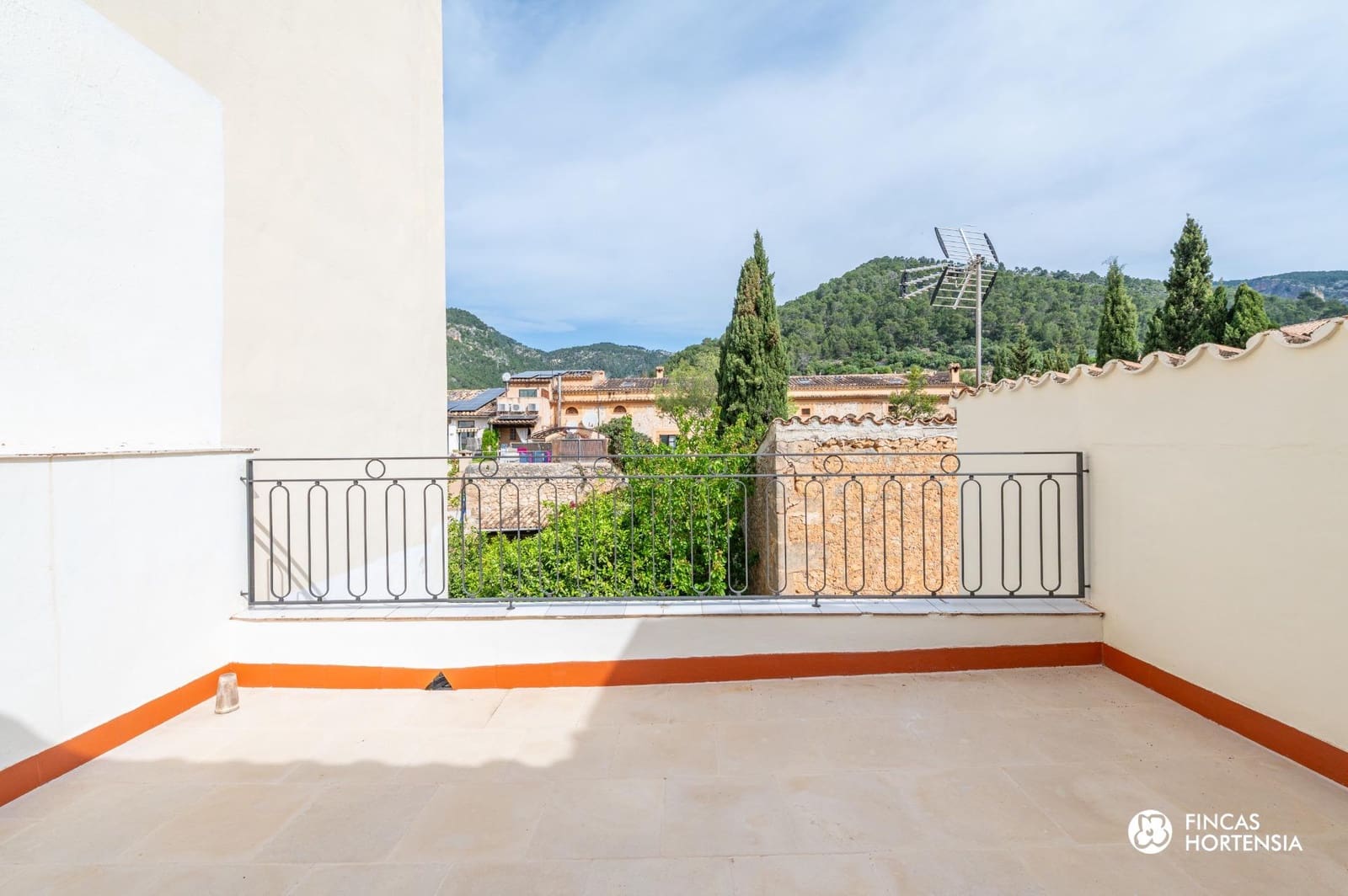 Casa de 4 habitaciones en Alaró en venta con garaje - 1.050.000 € (Ref: 9799164)